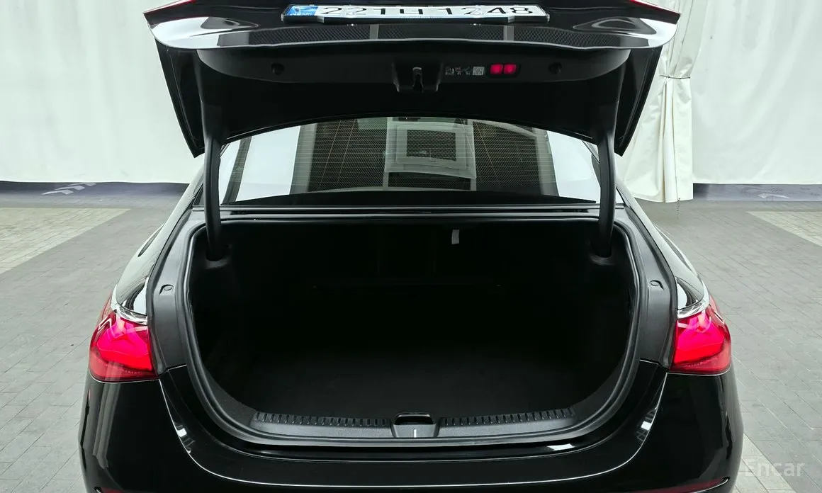 Фото 20 - Mercedes-Benz E-Class