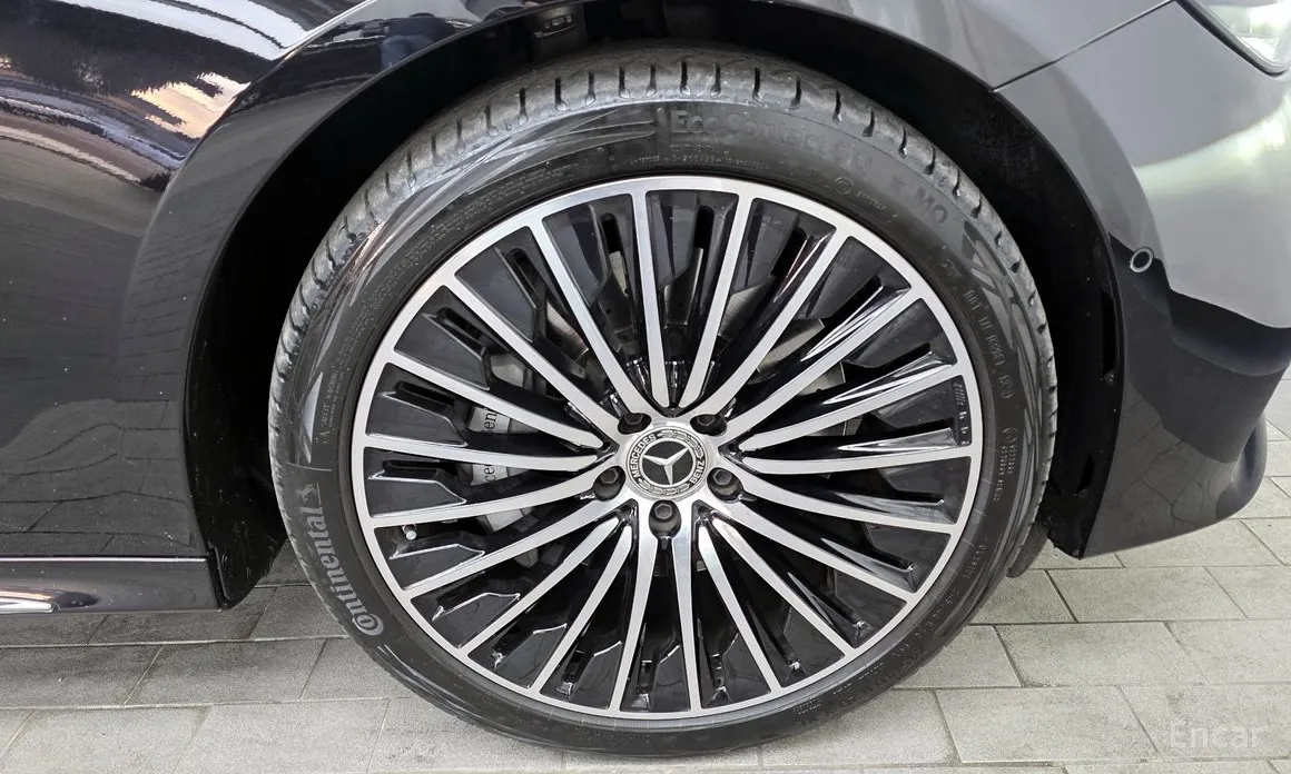 Фото 5 - Mercedes-Benz E-Class