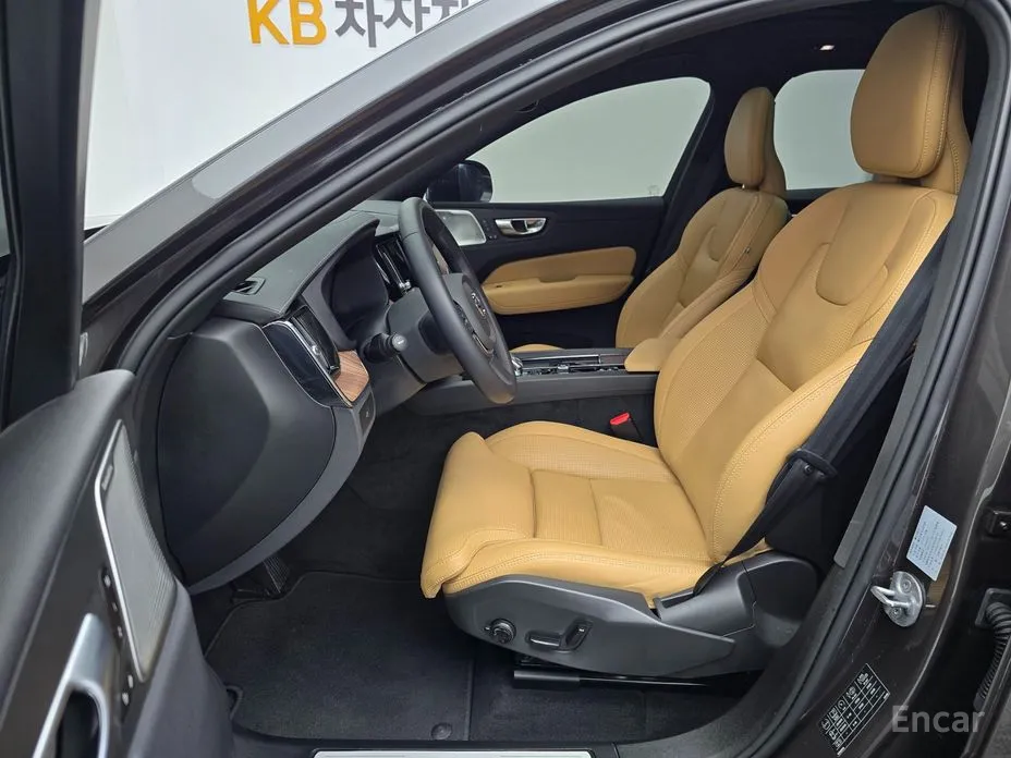 Фото 10 - Volvo XC60