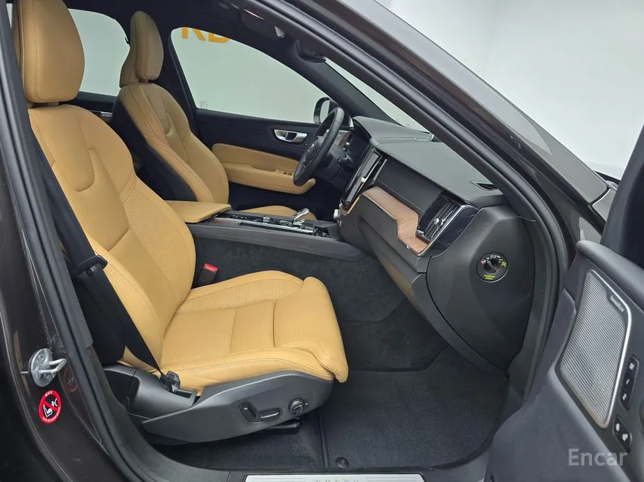 Фото 11 - Volvo XC60