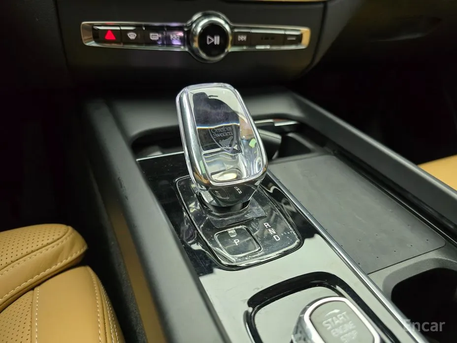 Фото 9 - Volvo XC60