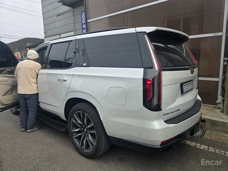 Фото 1 - Cadillac Escalade