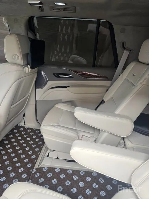 Фото 11 - Cadillac Escalade