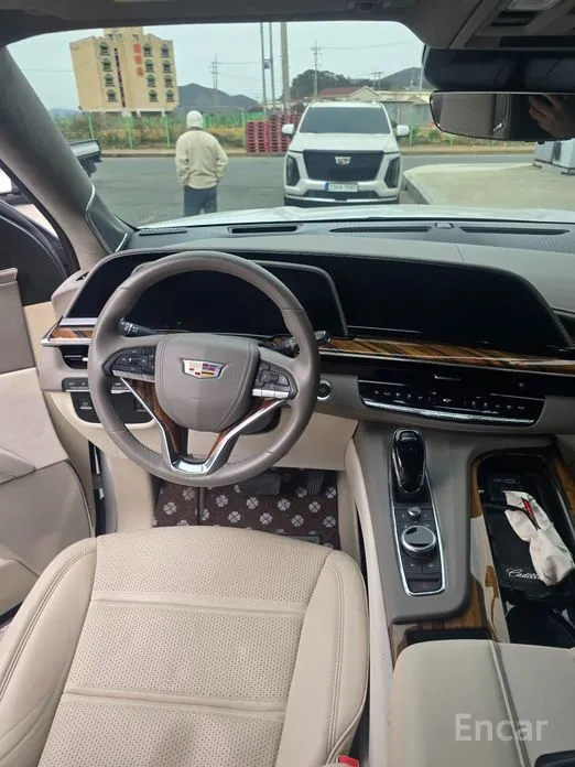 Фото 13 - Cadillac Escalade