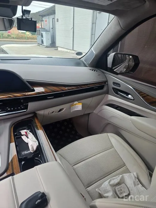 Фото 14 - Cadillac Escalade