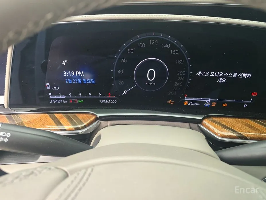 Фото 17 - Cadillac Escalade