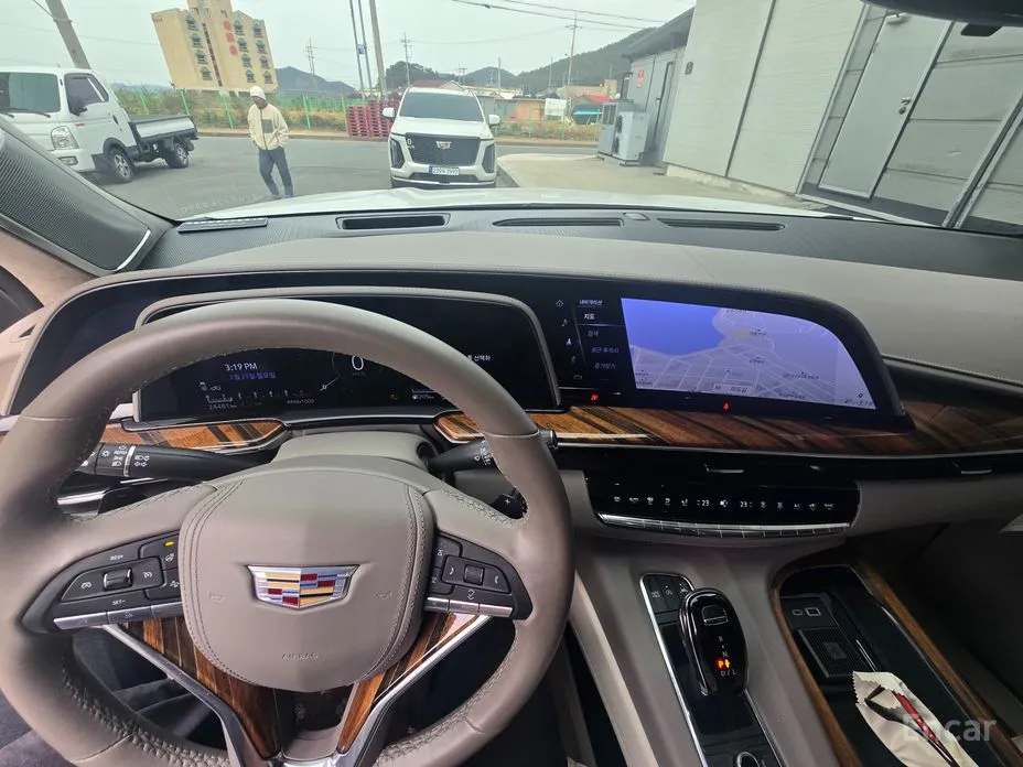 Фото 18 - Cadillac Escalade