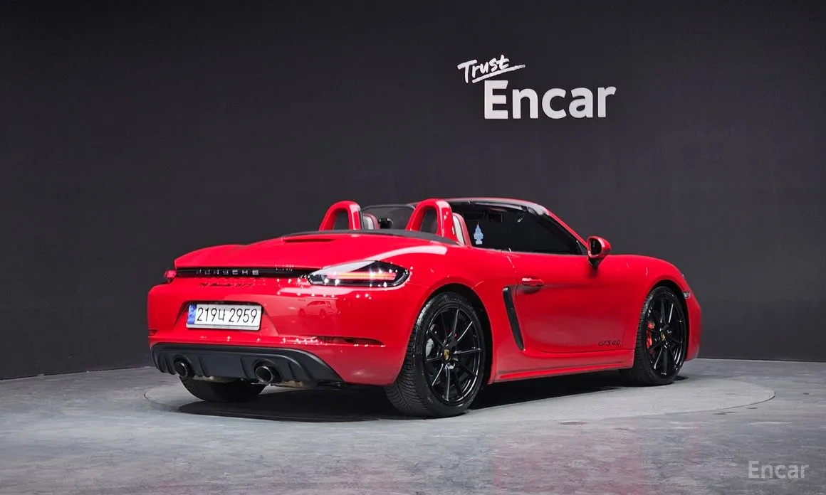 Фото 2 - Porsche 718