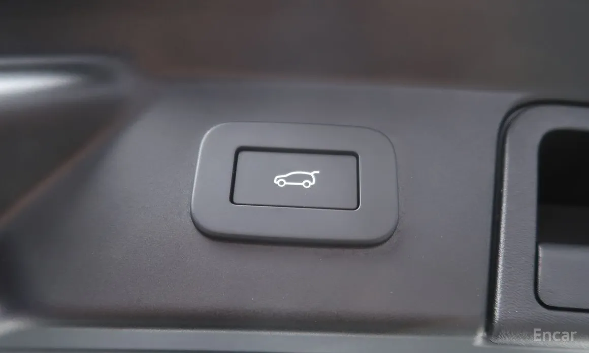 Фото 13 - Land Rover Range Rover Velar