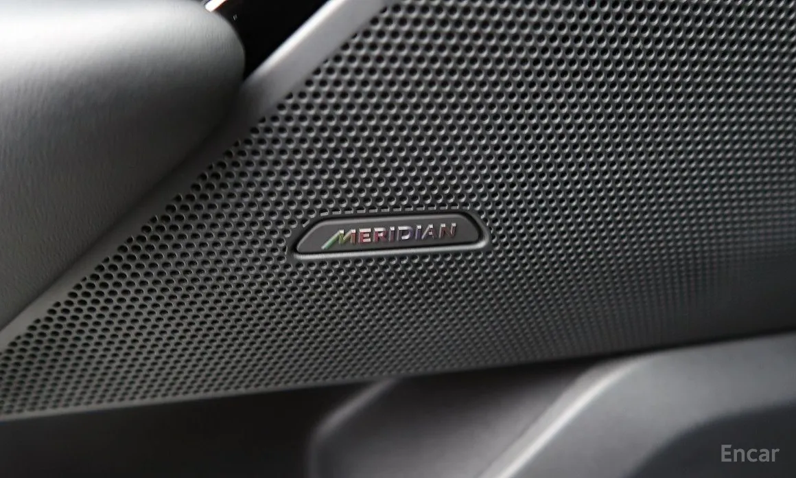 Фото 18 - Land Rover Range Rover Velar