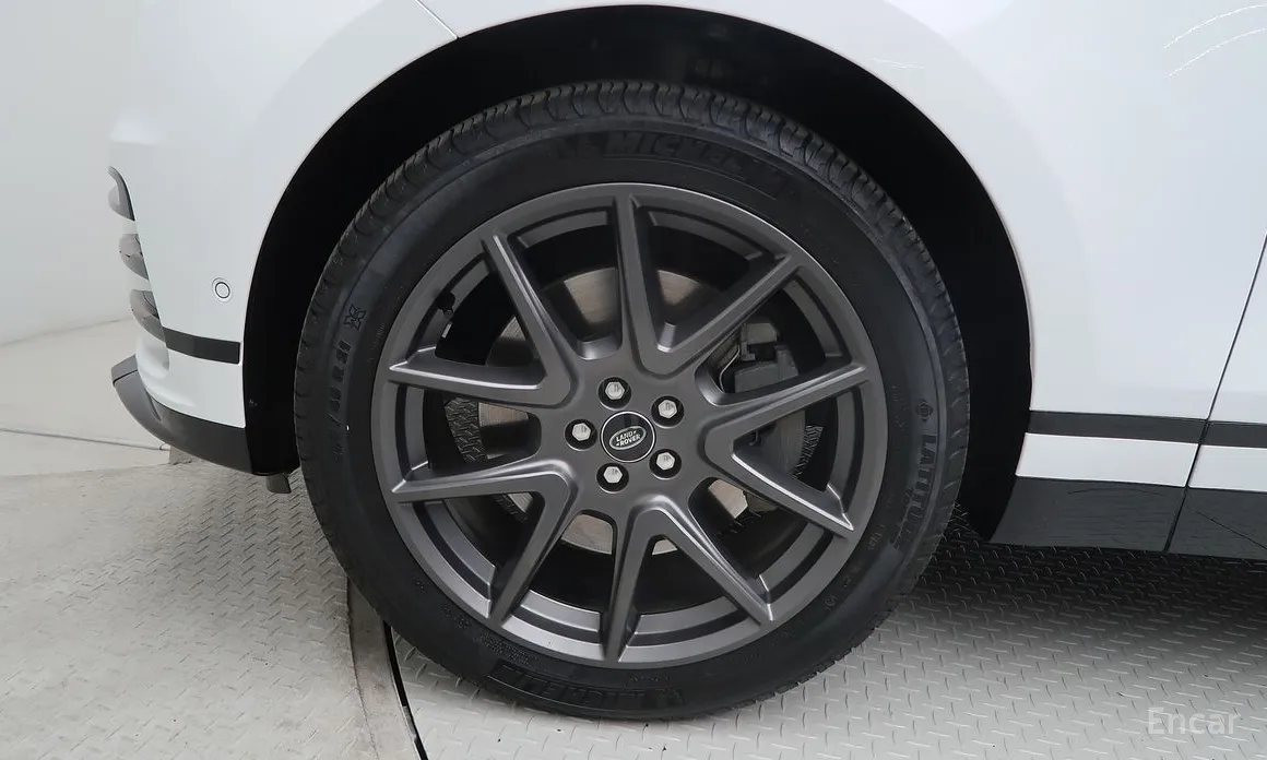 Фото 5 - Land Rover Range Rover Velar