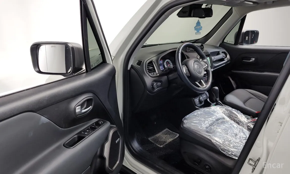 Фото 10 - Jeep Renegade