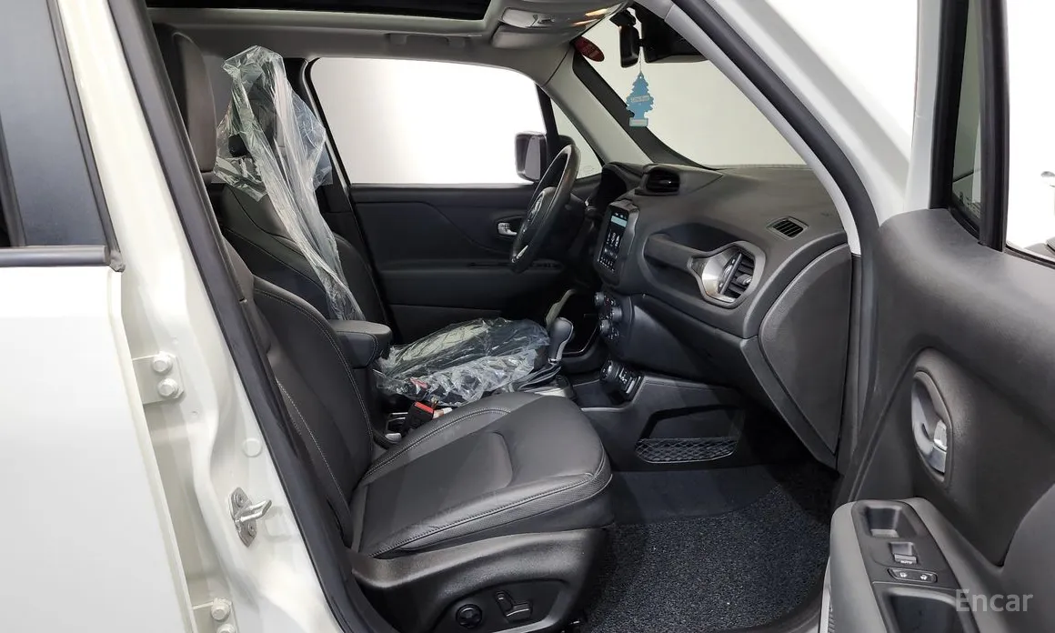 Фото 11 - Jeep Renegade