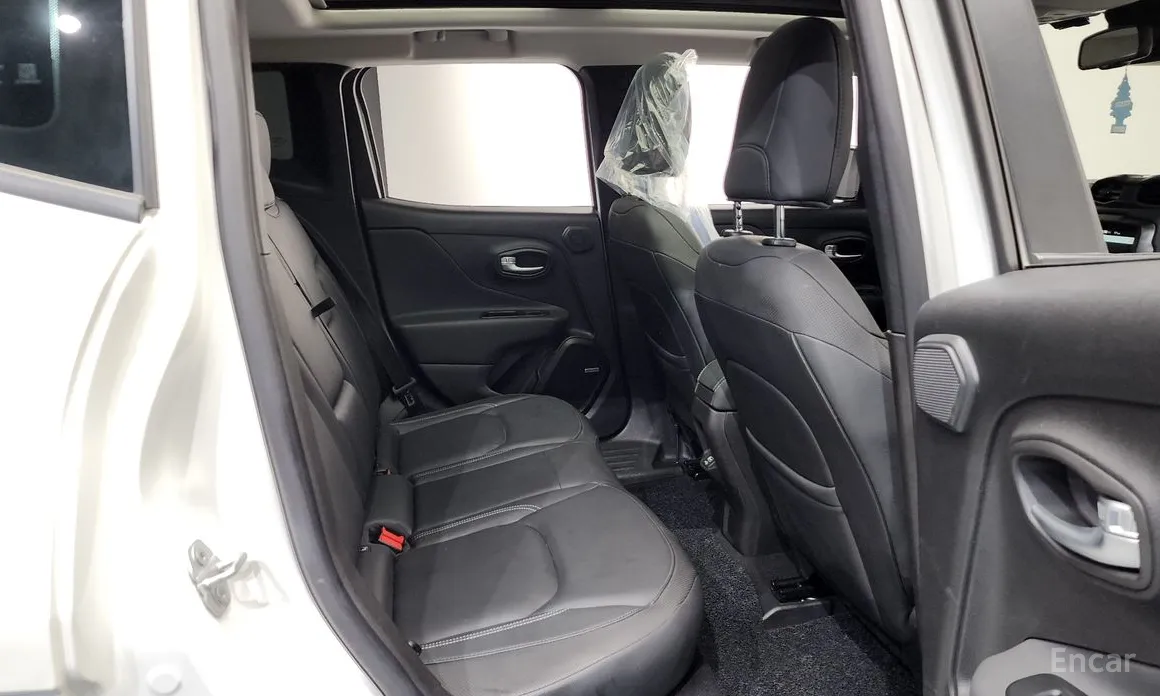 Фото 12 - Jeep Renegade