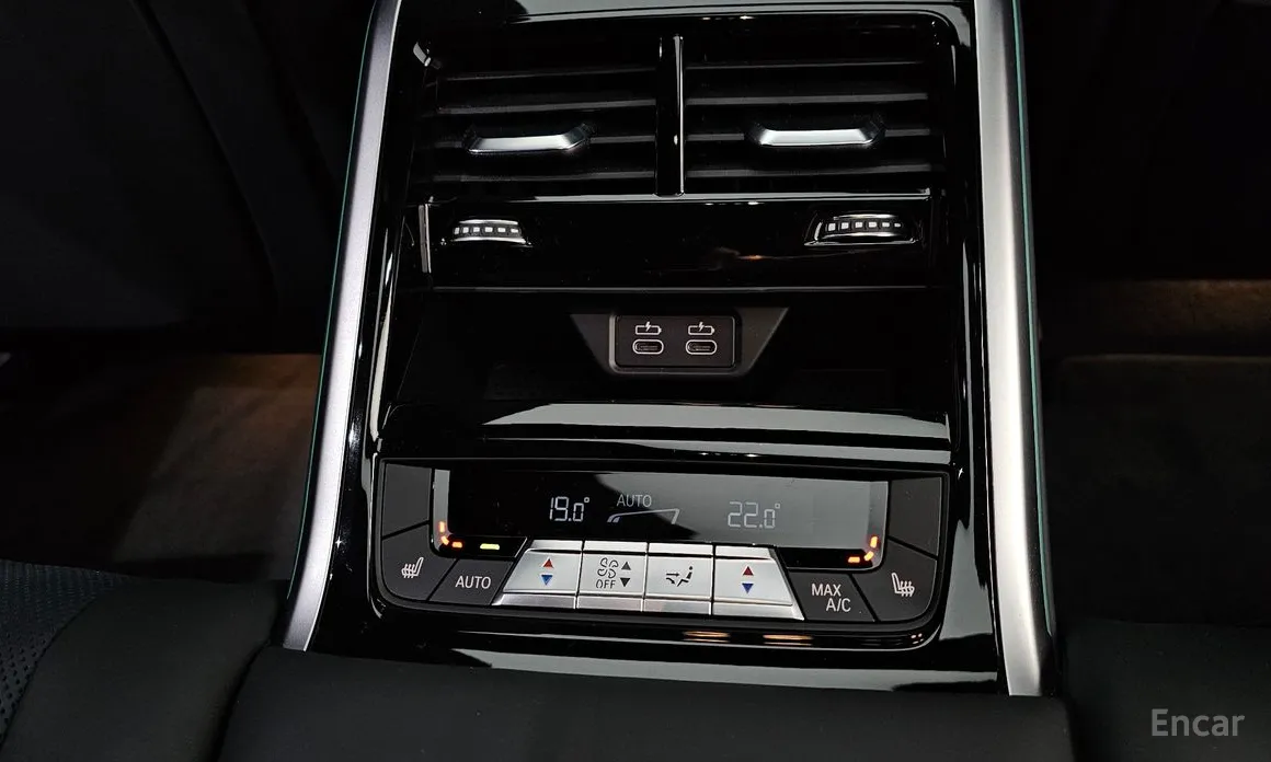 Фото 18 - BMW 8 Series