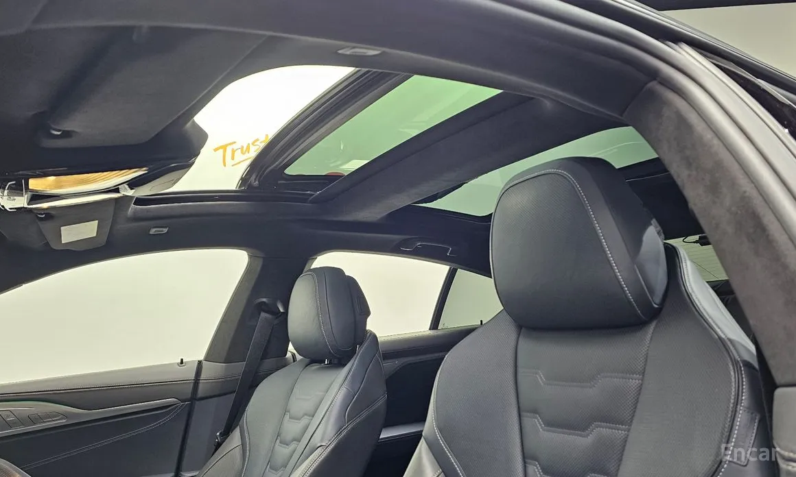 Фото 19 - BMW 8 Series