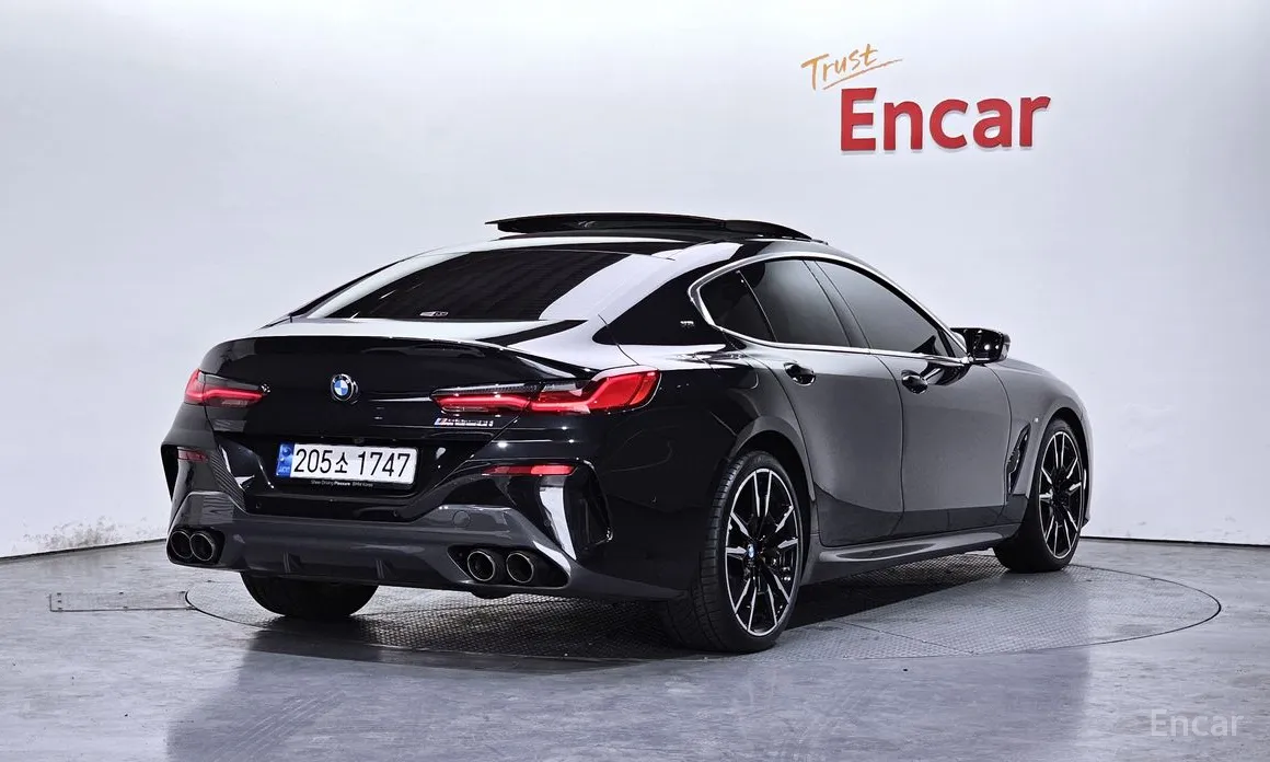 Фото 2 - BMW 8 Series