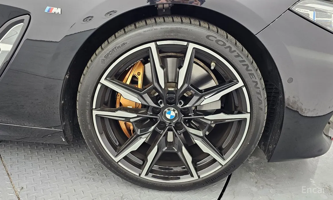 Фото 5 - BMW 8 Series