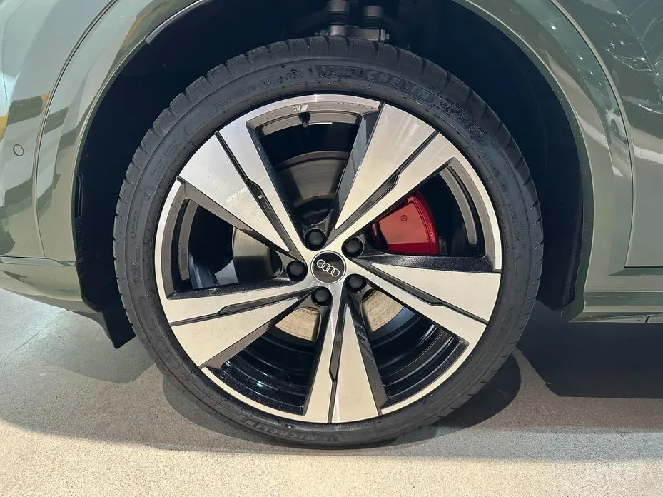 Фото 6 - Audi Q5