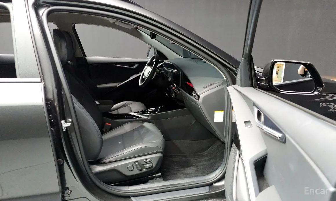 Photo 18 - Kia Niro