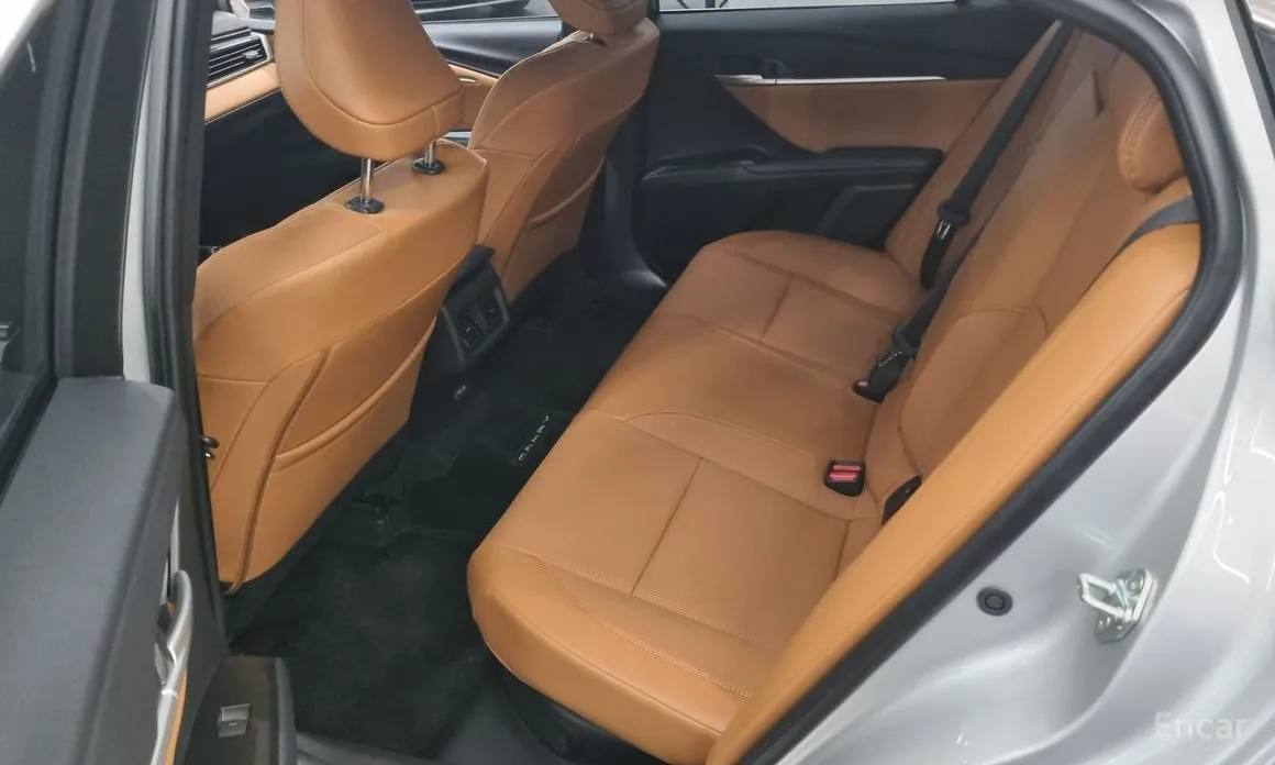 Фото 11 - Toyota Camry