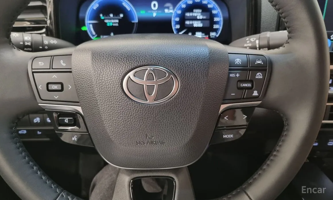 Фото 13 - Toyota Camry