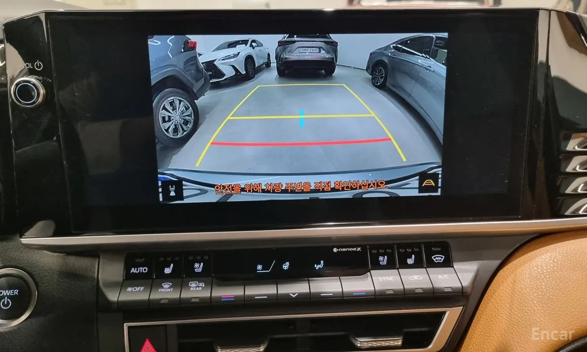 Фото 15 - Toyota Camry