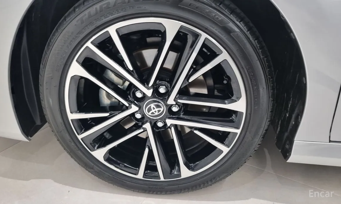 Фото 5 - Toyota Camry