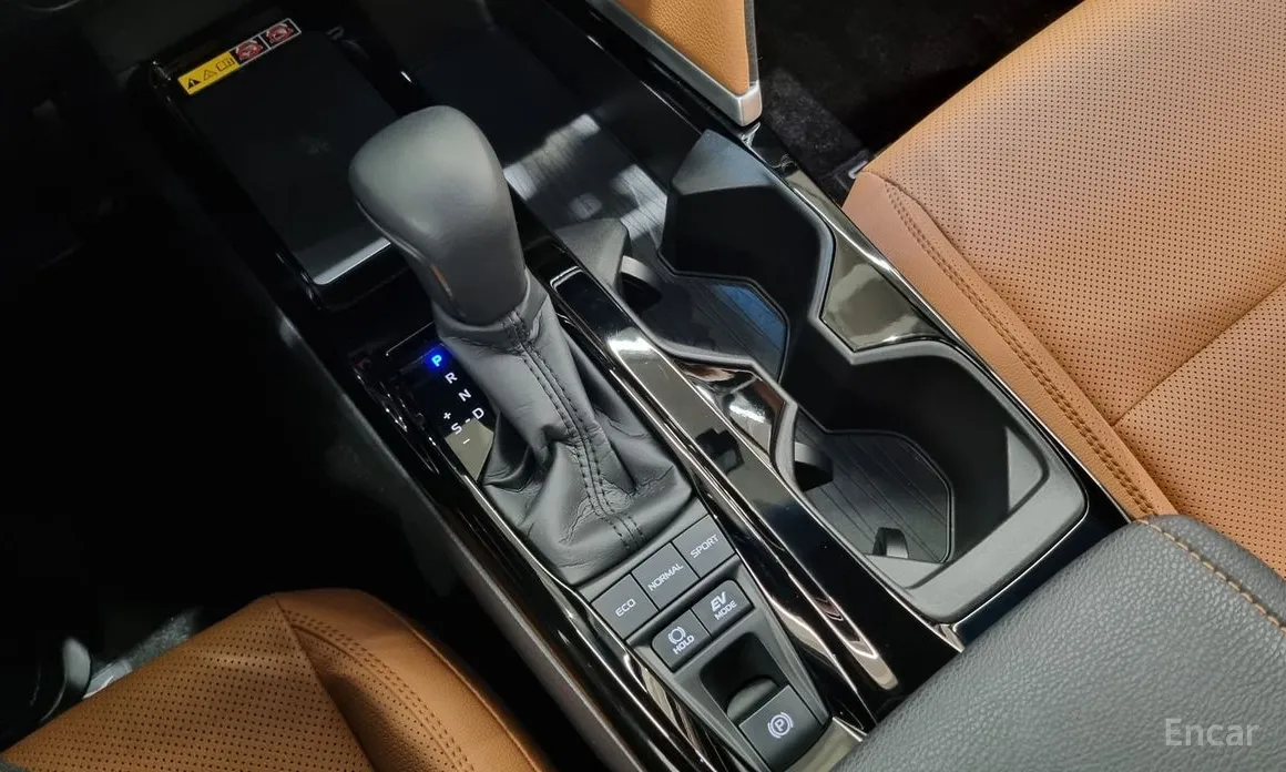 Фото 9 - Toyota Camry