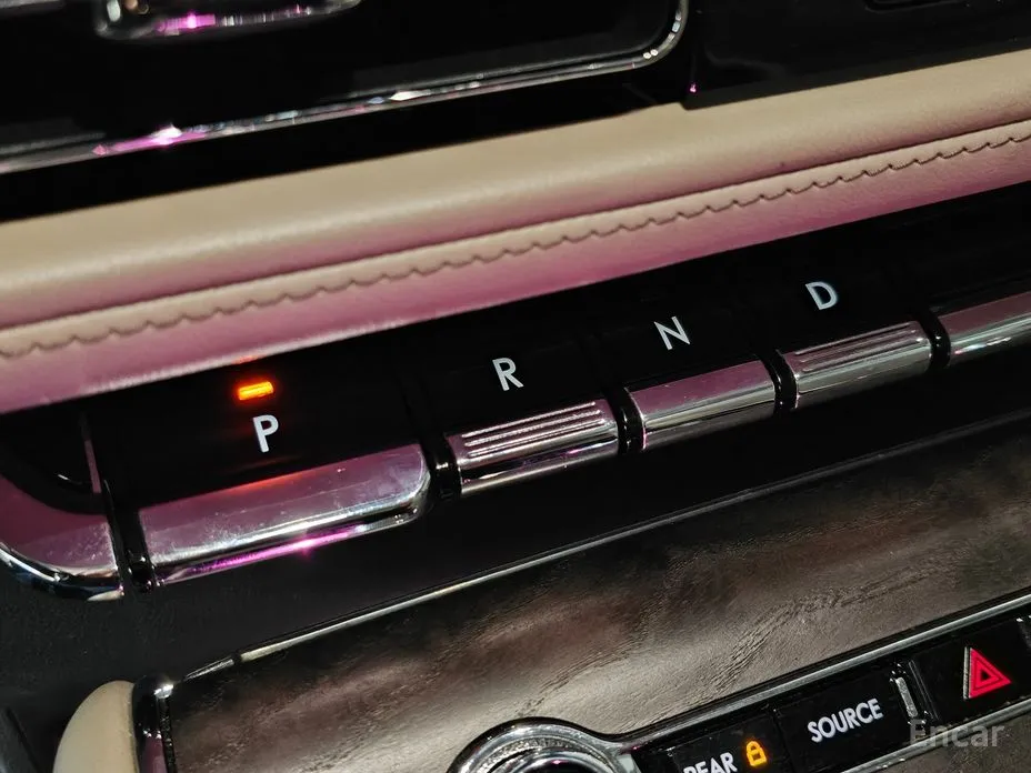 Фото 15 - Lincoln Aviator