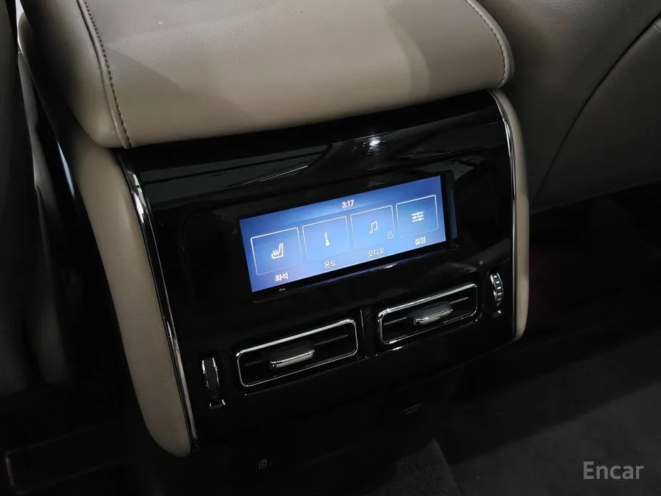 Фото 17 - Lincoln Aviator