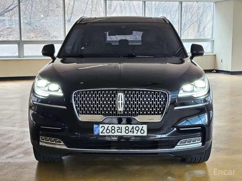 Фото 2 - Lincoln Aviator