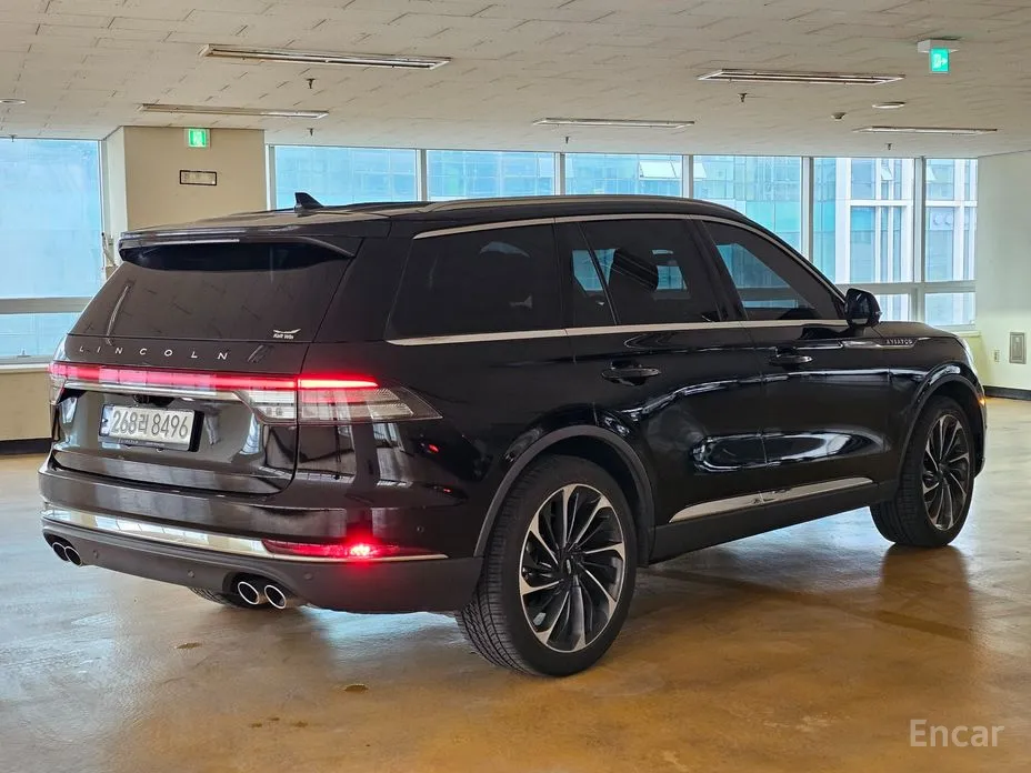 Фото 5 - Lincoln Aviator