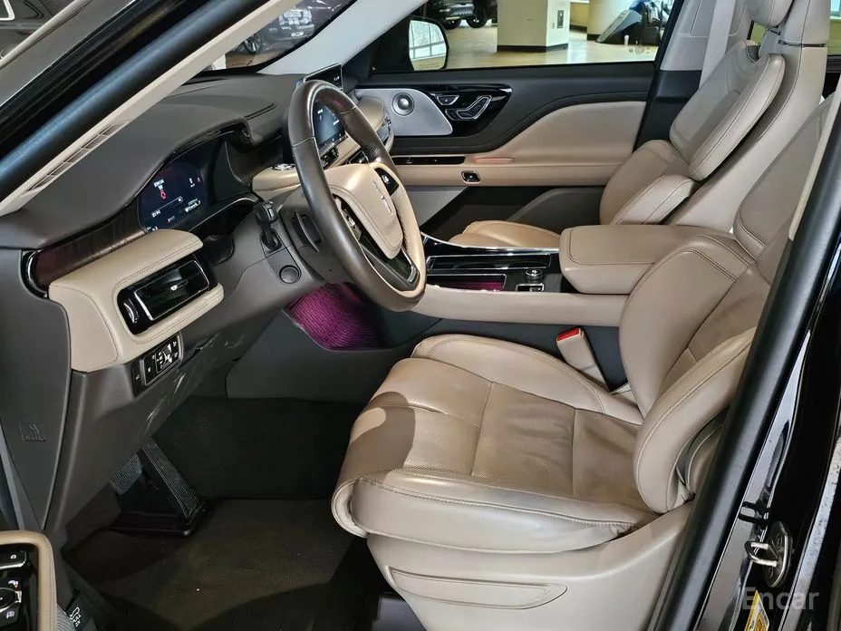 Фото 9 - Lincoln Aviator