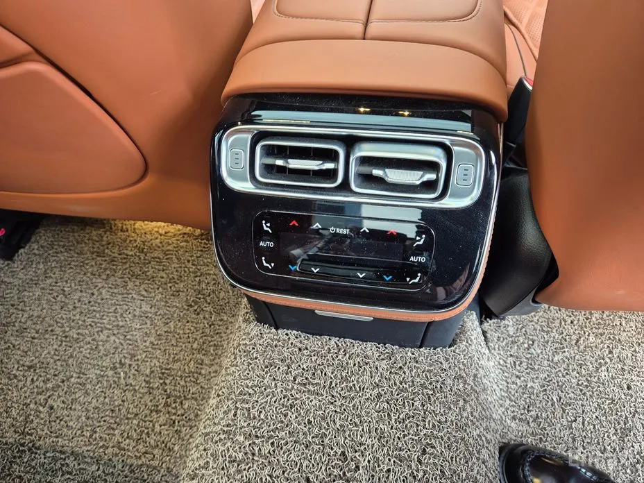 Фото 14 - Mercedes-Benz S-Class