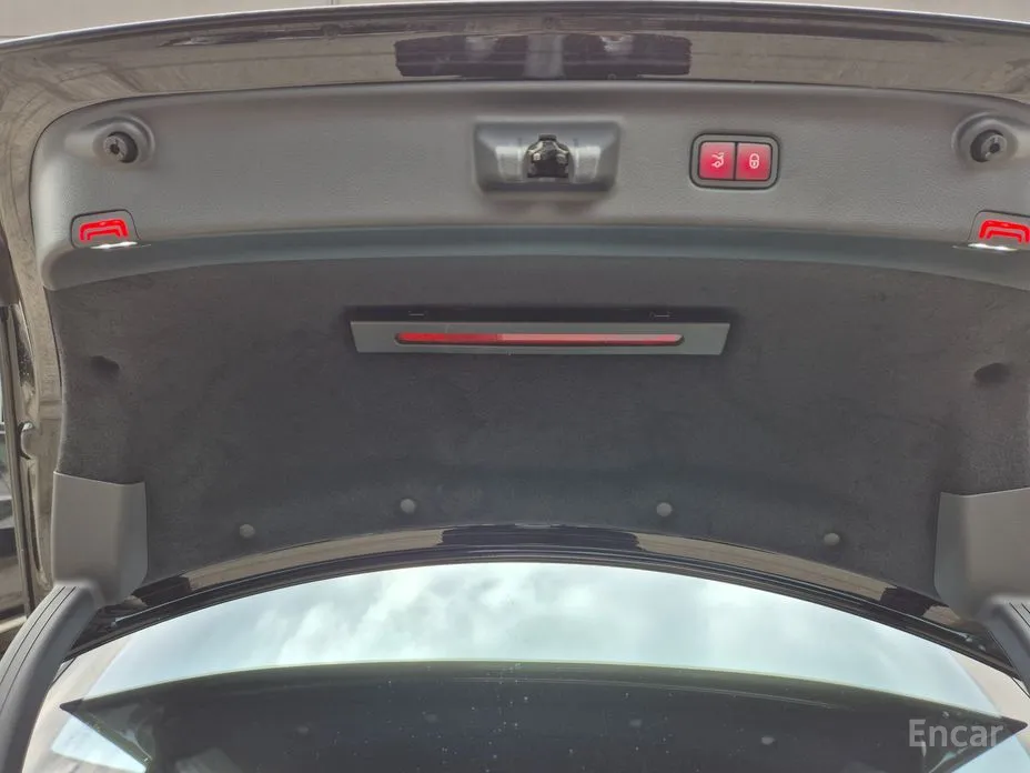 Фото 18 - Mercedes-Benz S-Class