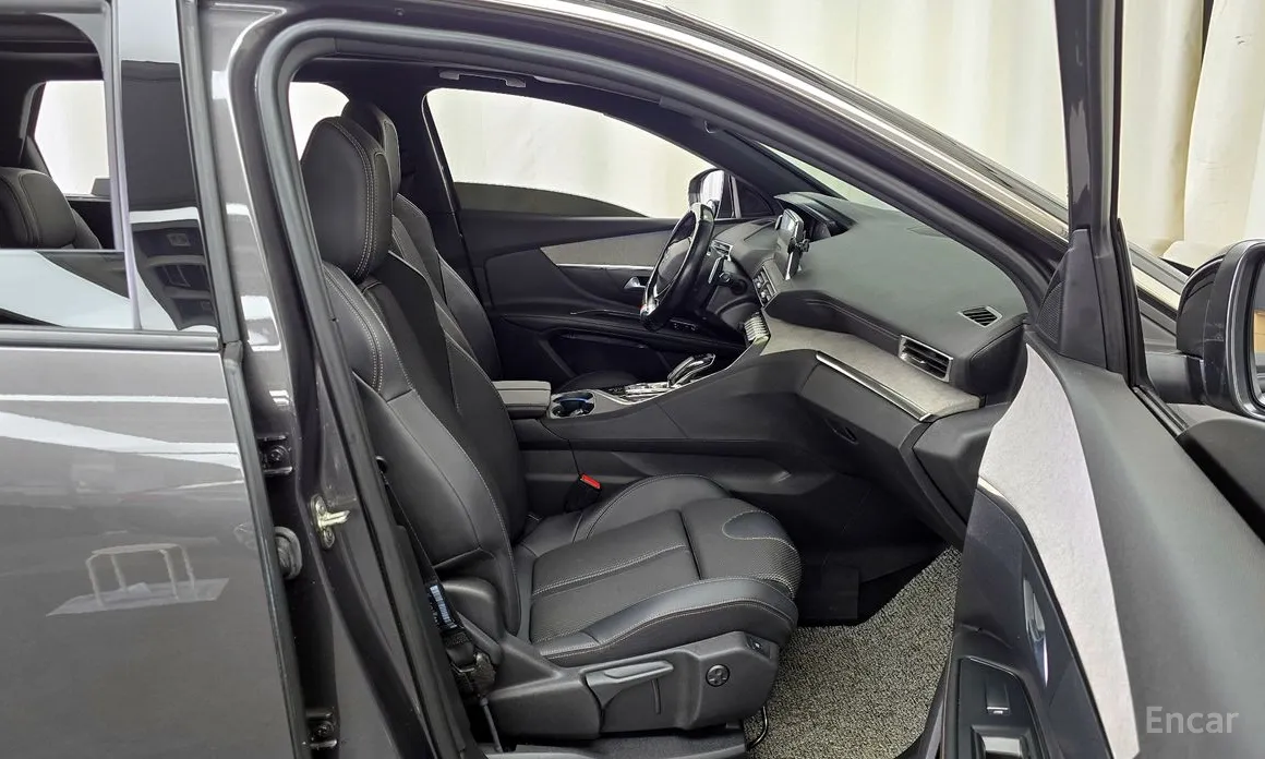 Фото 11 - Peugeot 5008