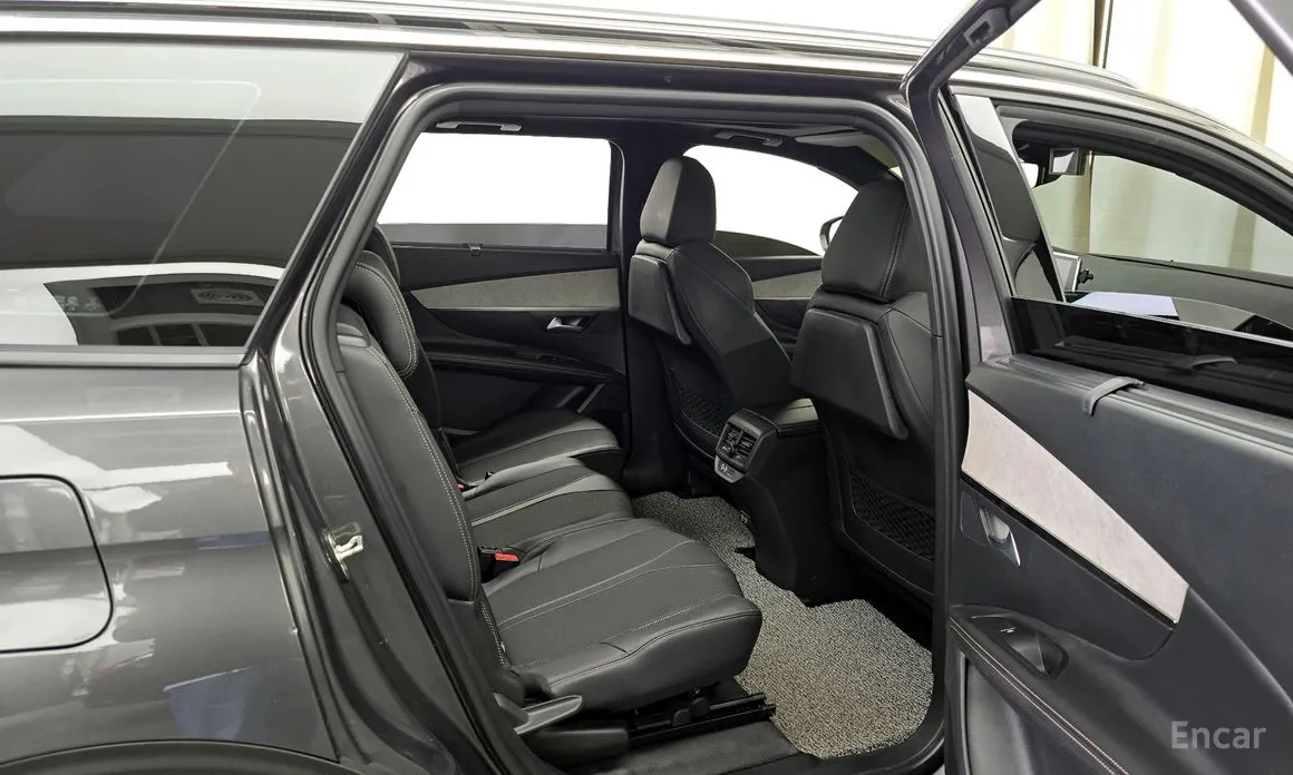 Фото 12 - Peugeot 5008