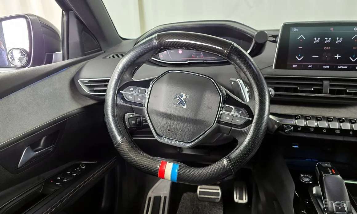 Фото 13 - Peugeot 5008