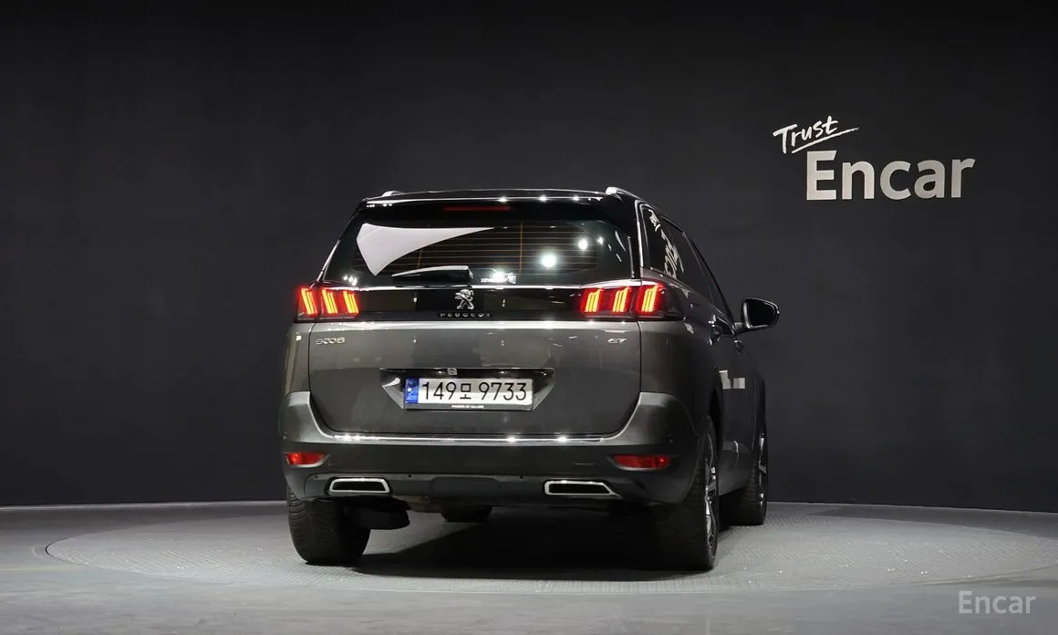 Фото 4 - Peugeot 5008