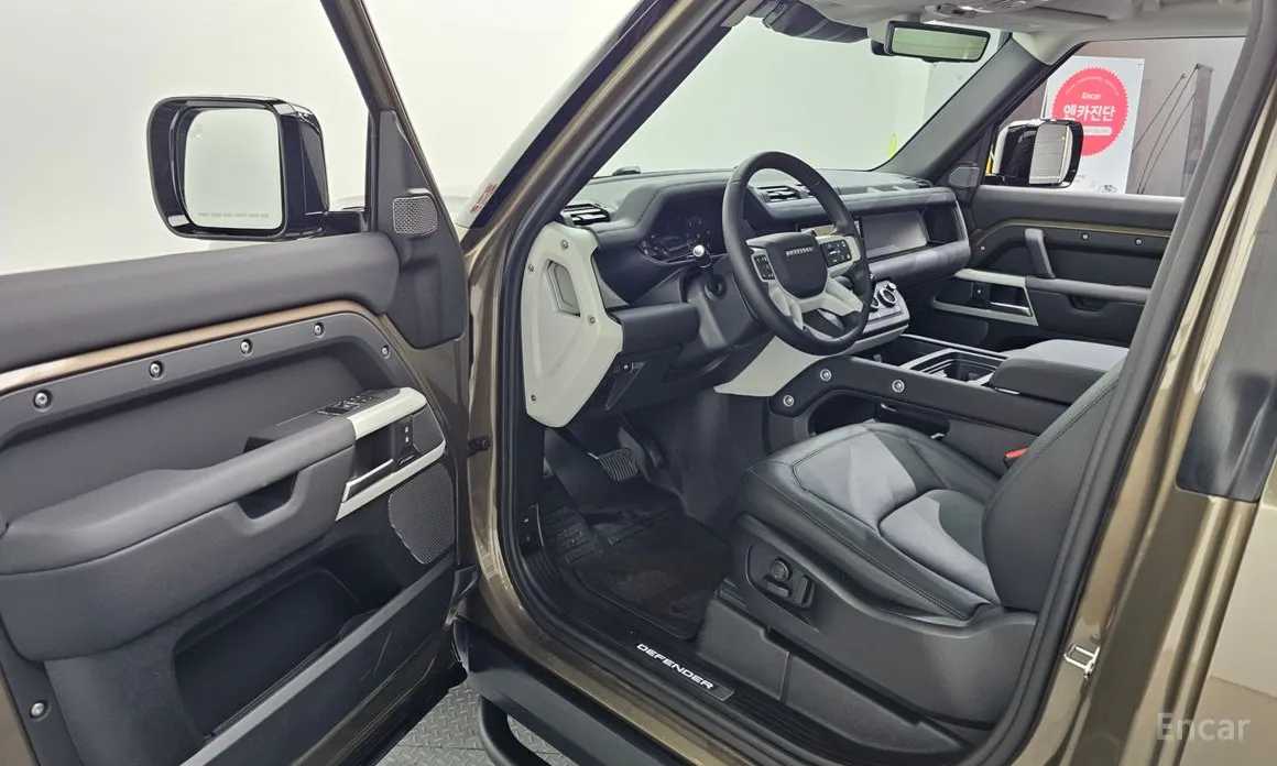 Фото 11 - Land Rover Defender