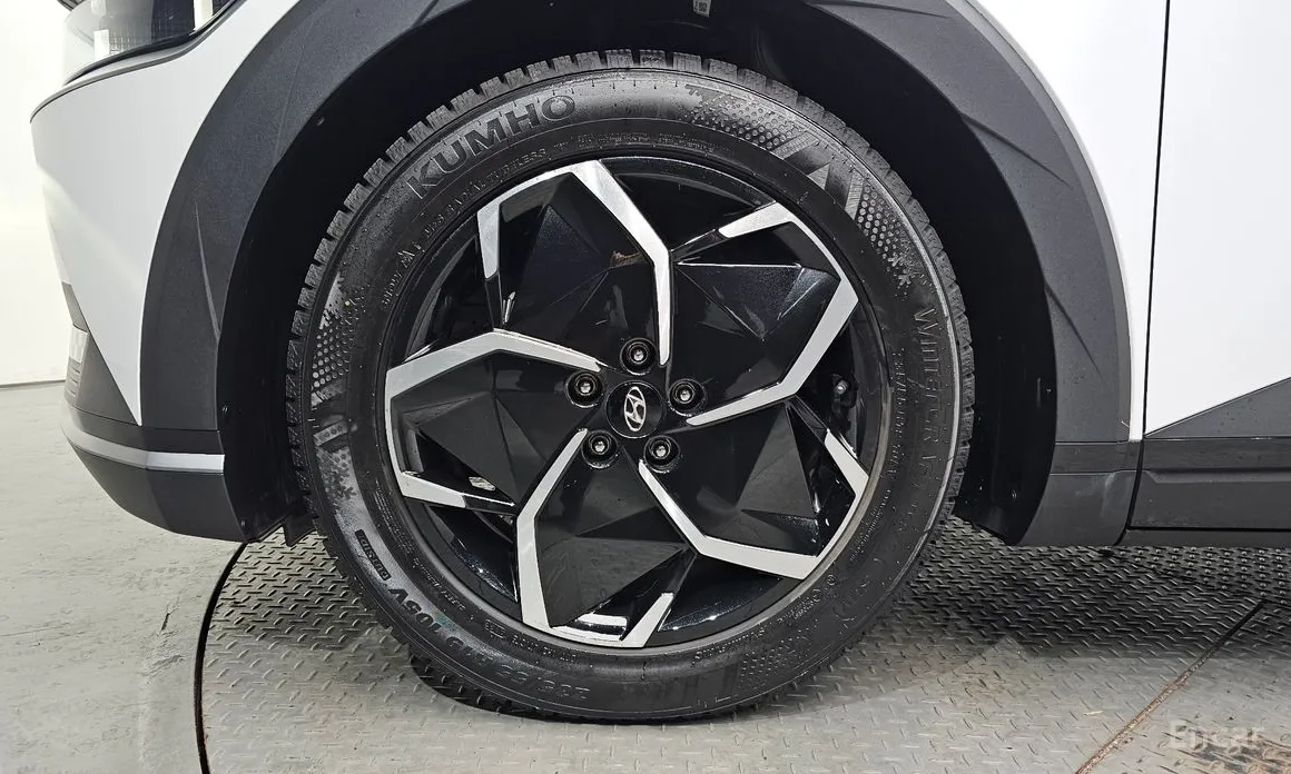 Photo 5 - Hyundai Ioniq 5