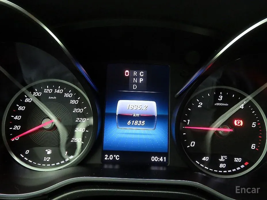 Фото 14 - Mercedes-Benz V-Class