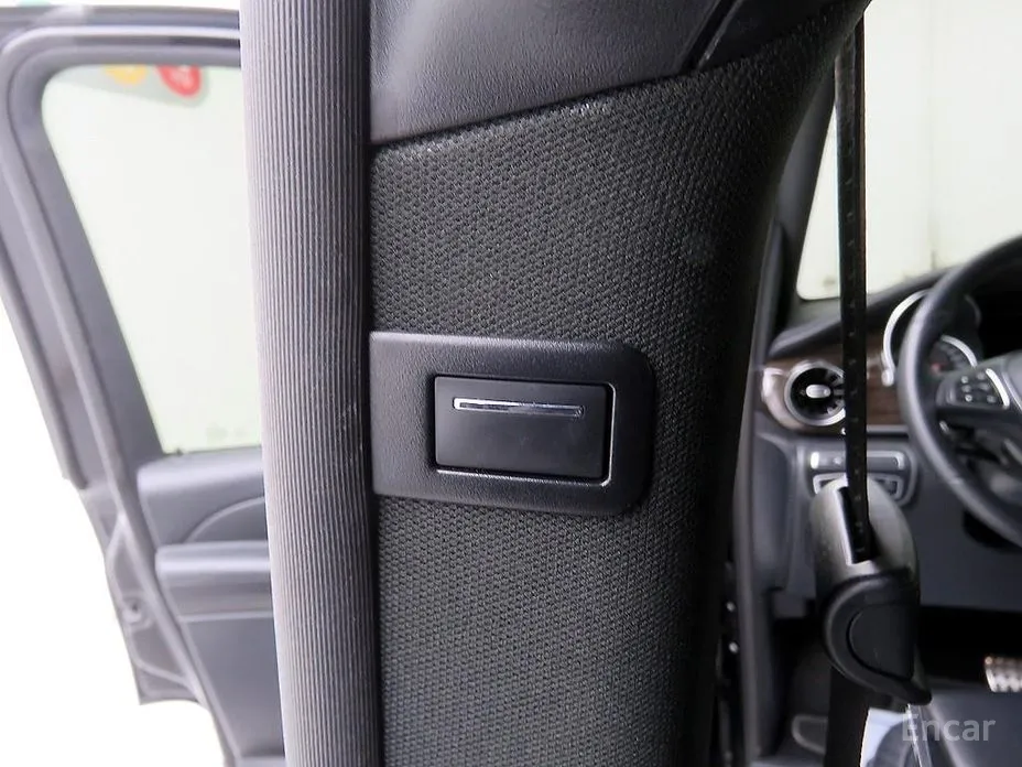 Фото 9 - Mercedes-Benz V-Class