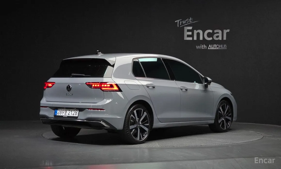 Фото 2 - Volkswagen Golf