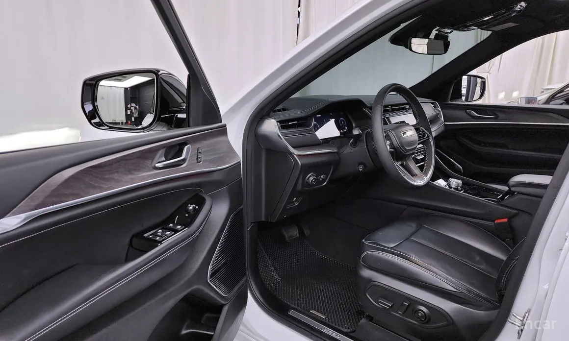 Фото 10 - Jeep Cherokee