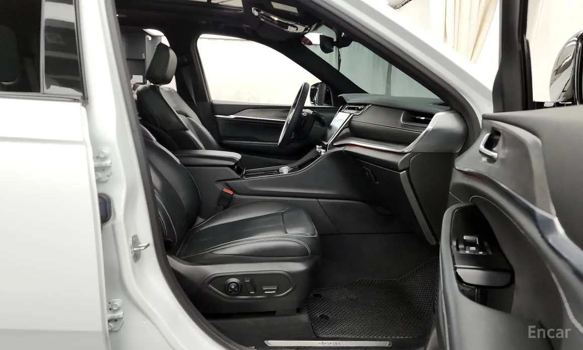 Фото 11 - Jeep Cherokee