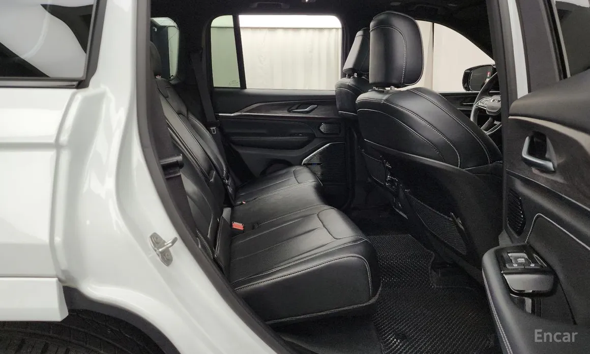 Фото 12 - Jeep Cherokee