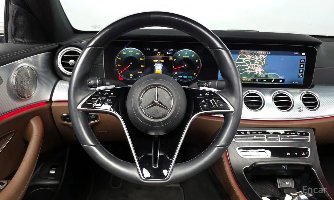 Фото 13 - Mercedes-Benz E-Class