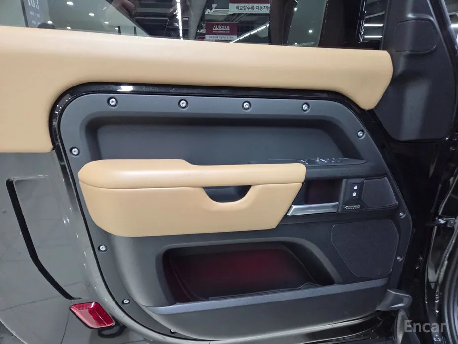 Фото 16 - Land Rover Defender